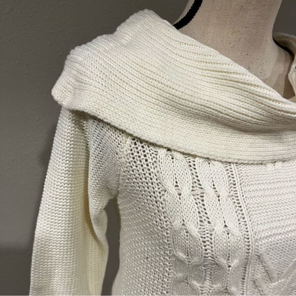 Cowl neck off white sweater - Picture 5 of 11